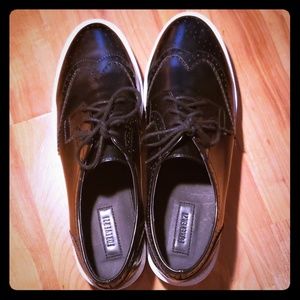 Forever 21 black and white platform Oxford shoes
